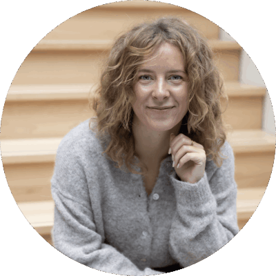 Onze klantcommunicatie- en AI-specialist, die klantcontact optimaliseert met persoonlijke aandacht en slimme workflows die je tijd opleveren. Suze